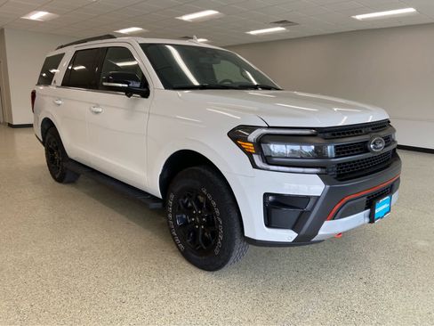 Used 2024 Ford Expedition Timberline image 4