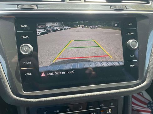 Certified 2022 Volkswagen Tiguan SE R-Line FWD image 26