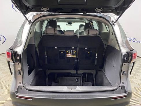 Used 2023 Toyota Sienna LE image 7