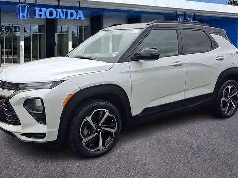 Used 2023 Chevrolet TrailBlazer RS w/ Sun and Liftgate Package AWD/4WD image 4