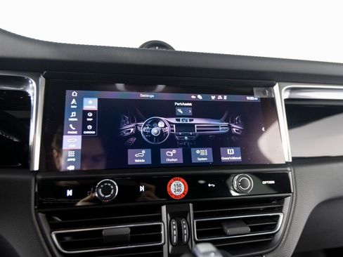 Certified 2025 Porsche Macan Turbo image 25