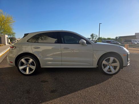 Used 2023 Porsche Macan AWD/4WD image 6
