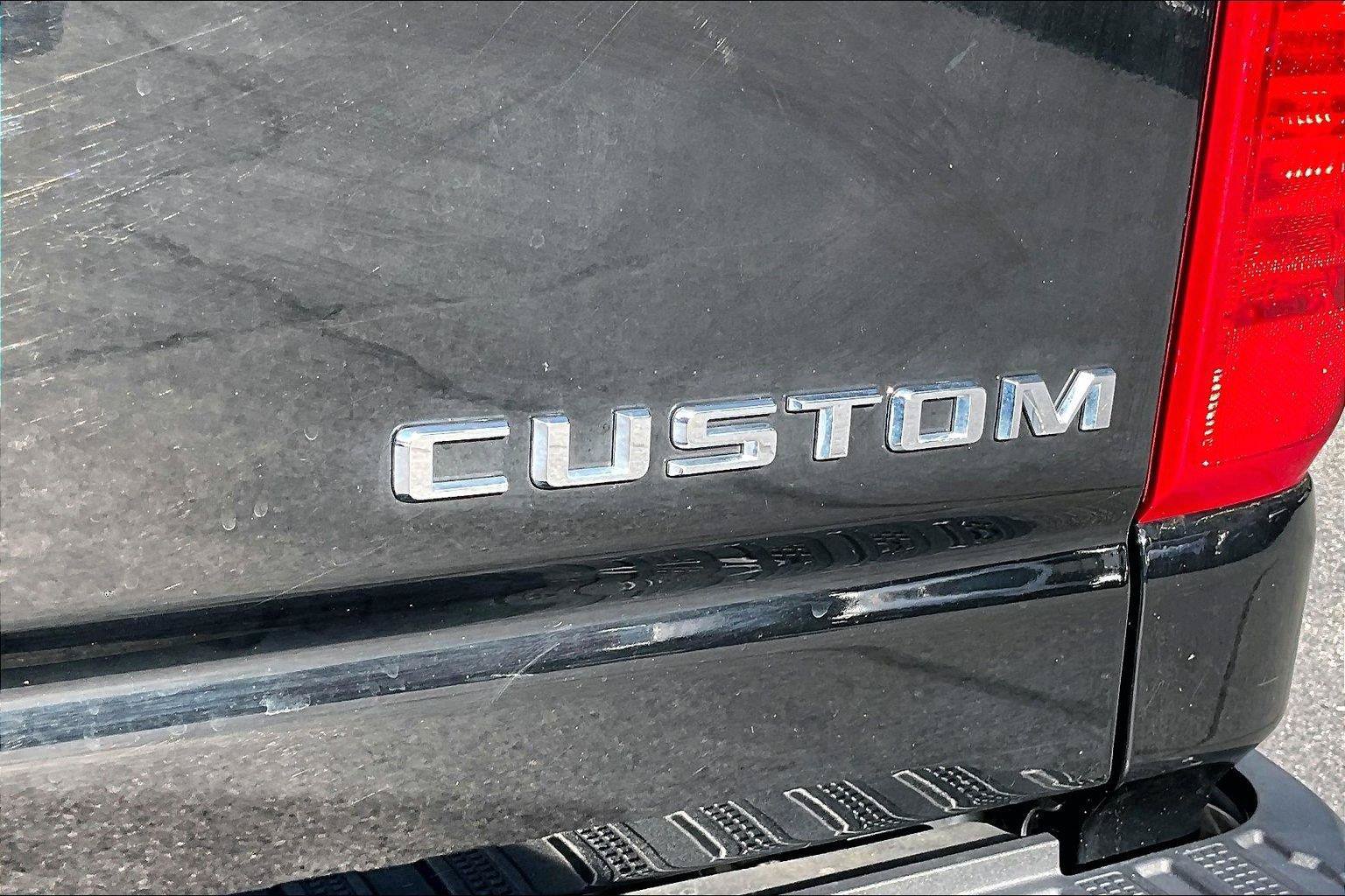 Used 2024 Chevrolet Silverado 2500 Custom w/ Custom Value Package AWD/4WD image 8