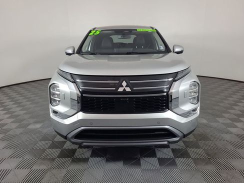 Used 2025 Mitsubishi Outlander AWD image 8