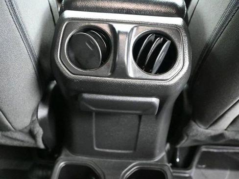 Used 2022 Jeep Wrangler Unlimited Sport image 15