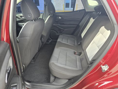 Used 2025 Chevrolet Trax LS w/ Driver Confidence Package image 10