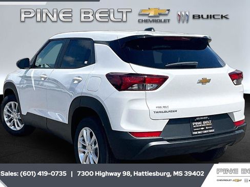 New 2026 Chevrolet TrailBlazer LS w/ LS Convenience Package FWD image 2