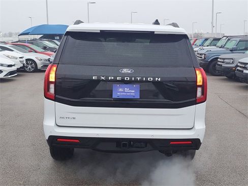 Certified 2025 Ford Expedition Active image 4