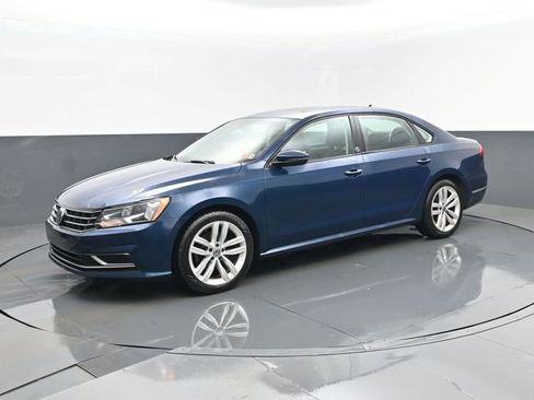 Used 2019 Volkswagen Passat 2.0T Wolfsburg image 1