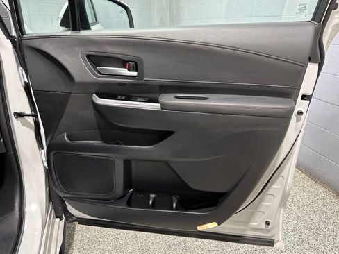 Certified 2025 Toyota Sienna Platinum AWD/4WD image 17