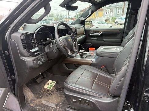 Used 2022 Chevrolet Silverado 1500 High Country w/ Technology Package AWD/4WD image 4