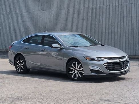 Used 2023 Chevrolet Malibu RS FWD image 12