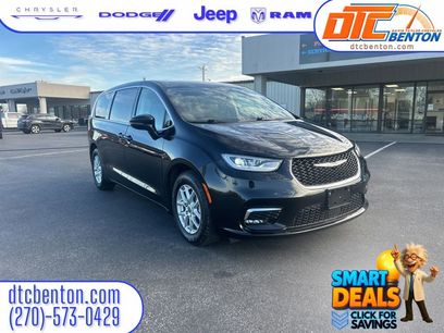 Used 2024 Chrysler Pacifica Touring-L