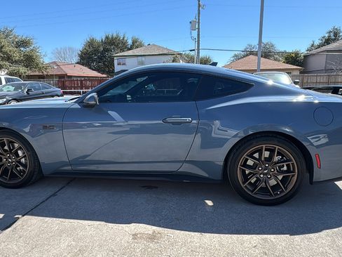 Used 2024 Ford Mustang GT Premium image 4