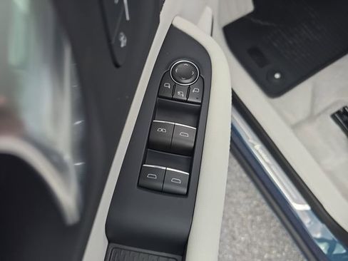 New 2026 Buick Enclave Avenir FWD image 17