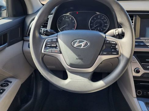 Used 2017 Hyundai Elantra SE FWD image 11