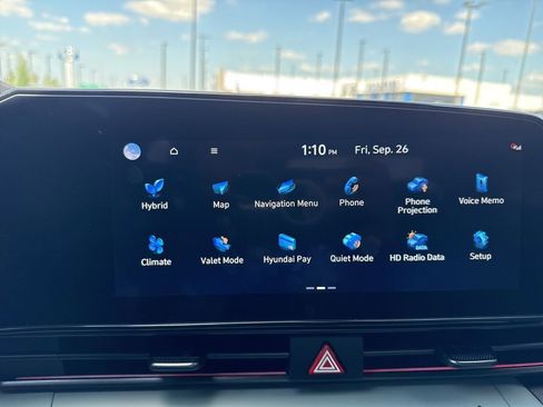 New 2025 Hyundai Elantra Limited image 20