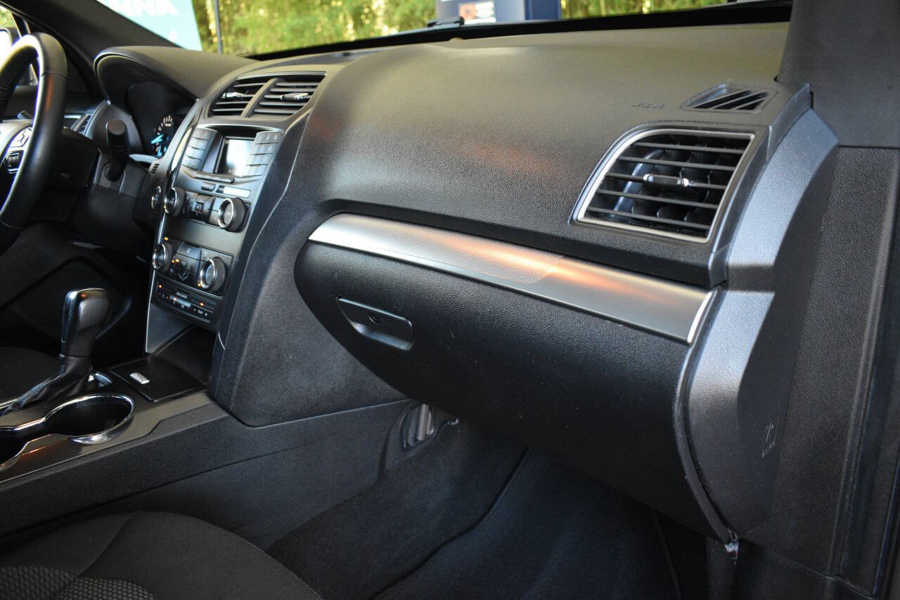 Used 2019 Ford Explorer XLT FWD image 22