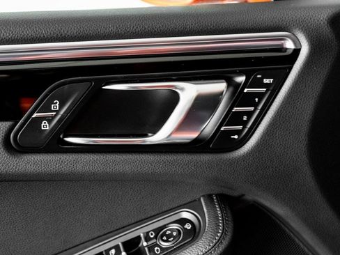 Certified 2024 Porsche Macan AWD/4WD image 13