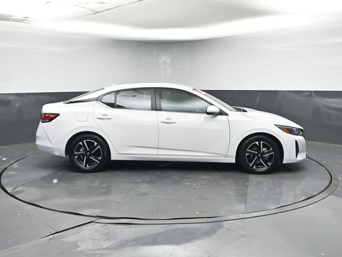 Used 2024 Nissan Sentra SV image 6