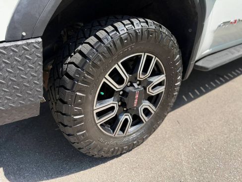 Used 2021 GMC Sierra 2500 AT4 w/ AT4 Premium Plus Package AWD/4WD image 51