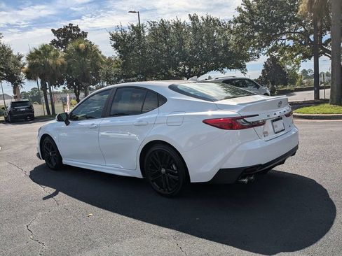 Used 2025 Toyota Camry SE FWD image 8