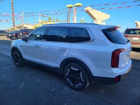 Used 2025 Kia Telluride S image 11