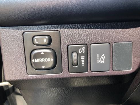 Used 2018 Toyota RAV4 XLE w/ Plus Extra Value Package AWD/4WD image 11