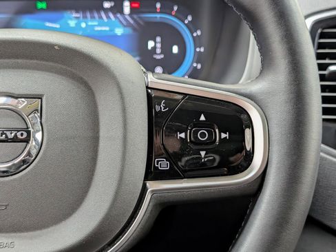 Used 2025 Volvo XC90 B6 Plus image 38