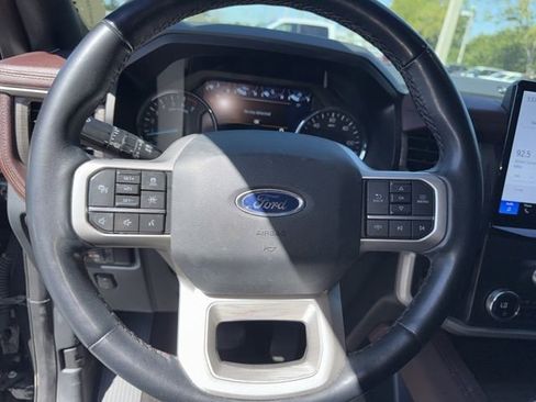 Used 2022 Ford Expedition Max Limited image 10