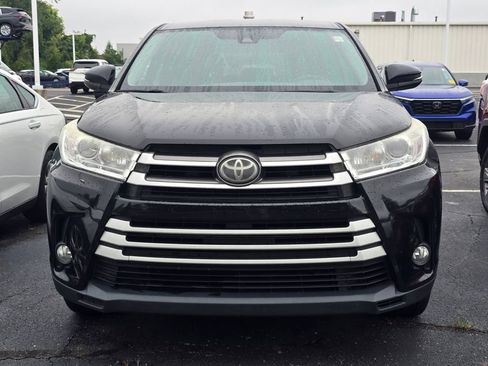Certified 2017 Toyota Highlander Plus AWD/4WD image 2