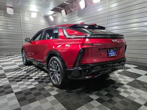 Used 2024 Cadillac Lyriq Sport image 7