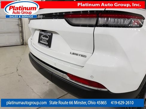 Used 2023 Jeep Grand Cherokee Limited AWD/4WD image 47