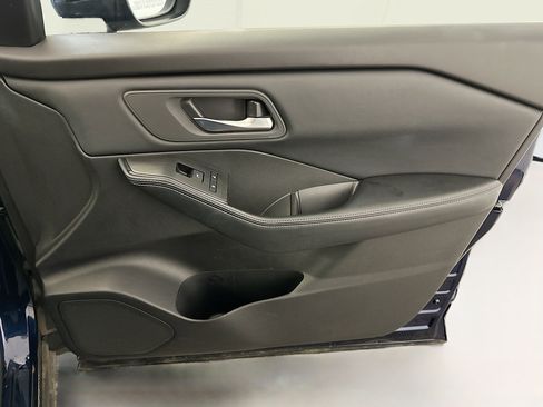 Used 2025 Nissan Rogue SV image 33