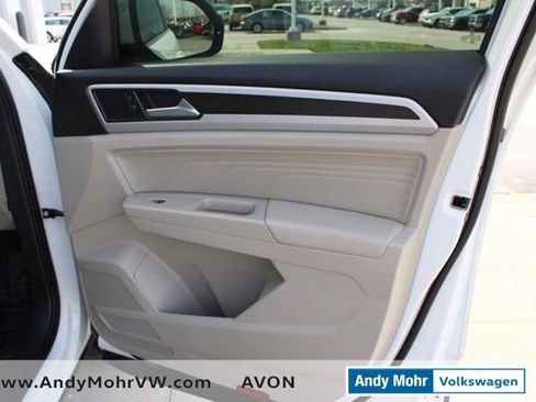 Used 2023 Volkswagen Atlas SE image 25