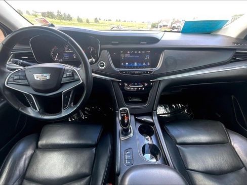 Used 2017 Cadillac XT5 Luxury AWD/4WD image 7