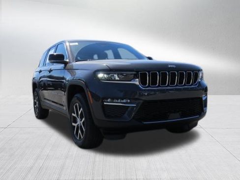 New 2025 Jeep Grand Cherokee Limited w/ Trailer Tow Package image 8