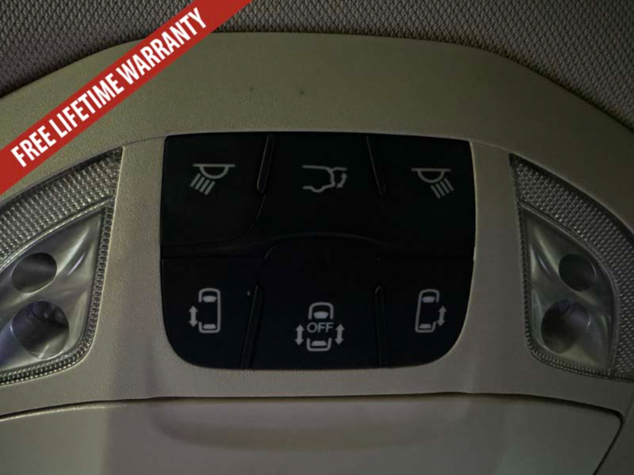 Used 2024 Chrysler Pacifica Touring-L FWD image 41
