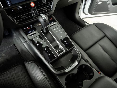 New 2026 Porsche Macan S AWD/4WD image 18