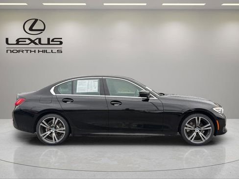 Used 2020 BMW 330i xDrive Sedan w/ Driving Assistance Package image 4
