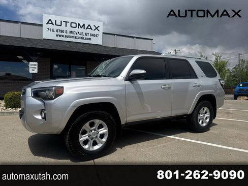 Used 2017 Toyota 4Runner SR5 AWD/4WD image 1