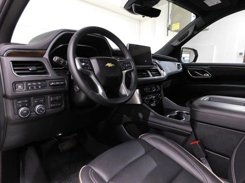 Used 2024 Chevrolet Tahoe Premier w/ Premium Package image 27