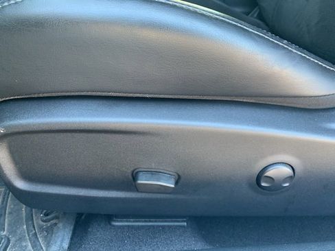 Used 2022 Dodge Challenger R/T w/ Plus Package image 16