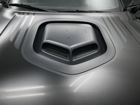 Used 2015 Dodge Challenger R/T RWD image 10