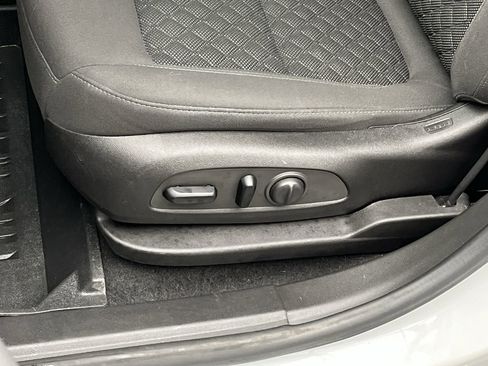 Used 2019 Chevrolet Blazer LT image 9