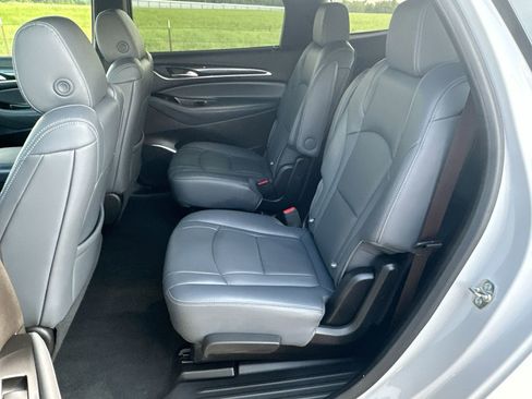 Used 2024 Buick Enclave Premium image 22