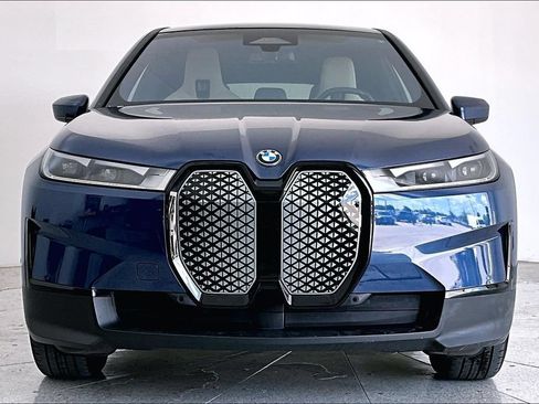 Used 2023 BMW iX xDrive50 AWD/4WD image 3