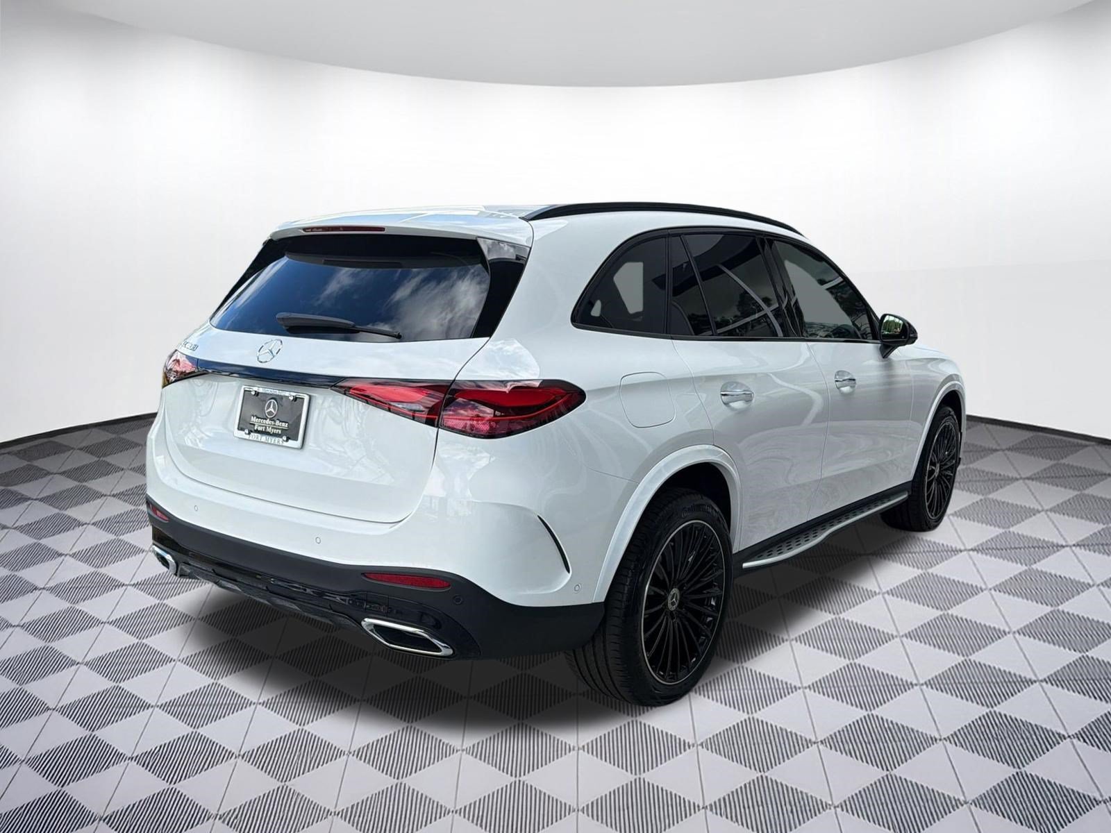 Used 2026 Mercedes-Benz GLC 300 image 9