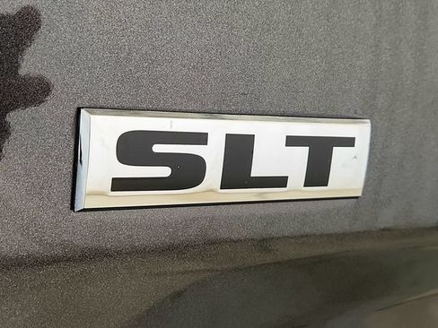 Used 2022 RAM 1500 Classic SLT w/ Electronics Group AWD/4WD image 31