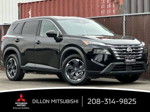 Used 2025 Nissan Rogue SV AWD/4WD image 2
